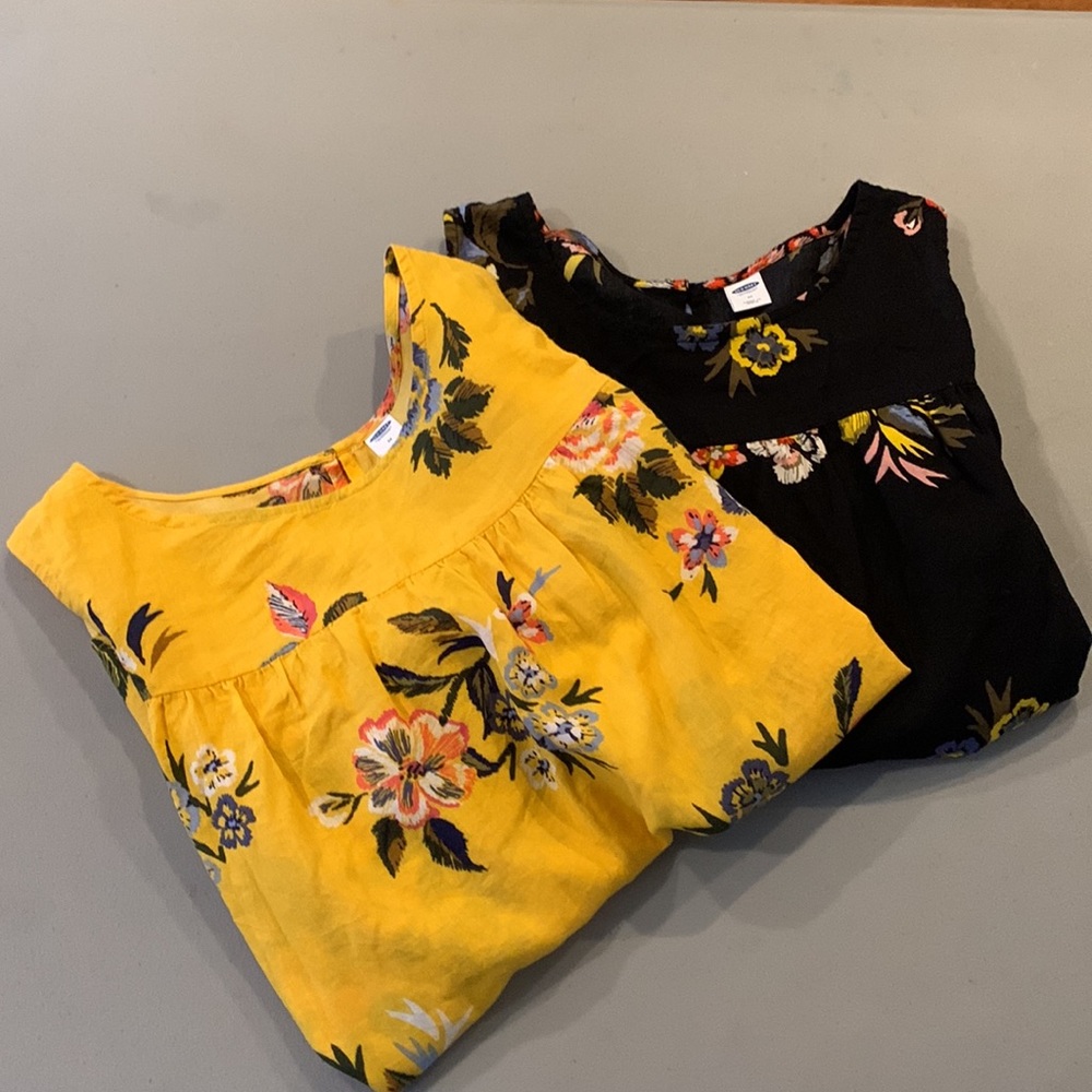 Old Navy women’s blouses 2 (1 yellow & 1 black) - Picture 12 of 12